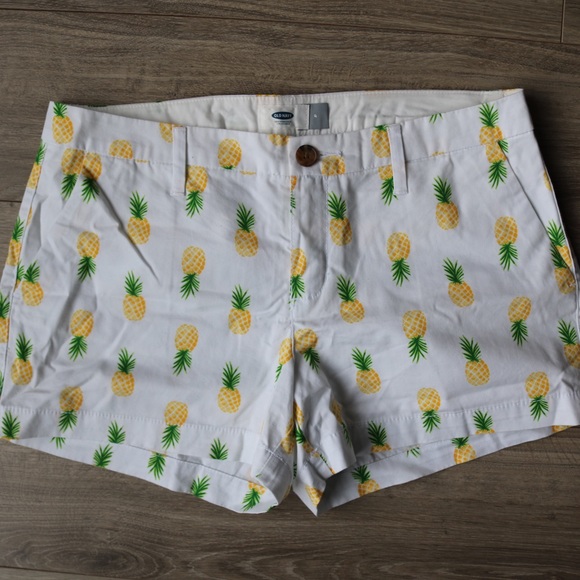 Old Navy Pineapple Shorts - Picture 4 of 6